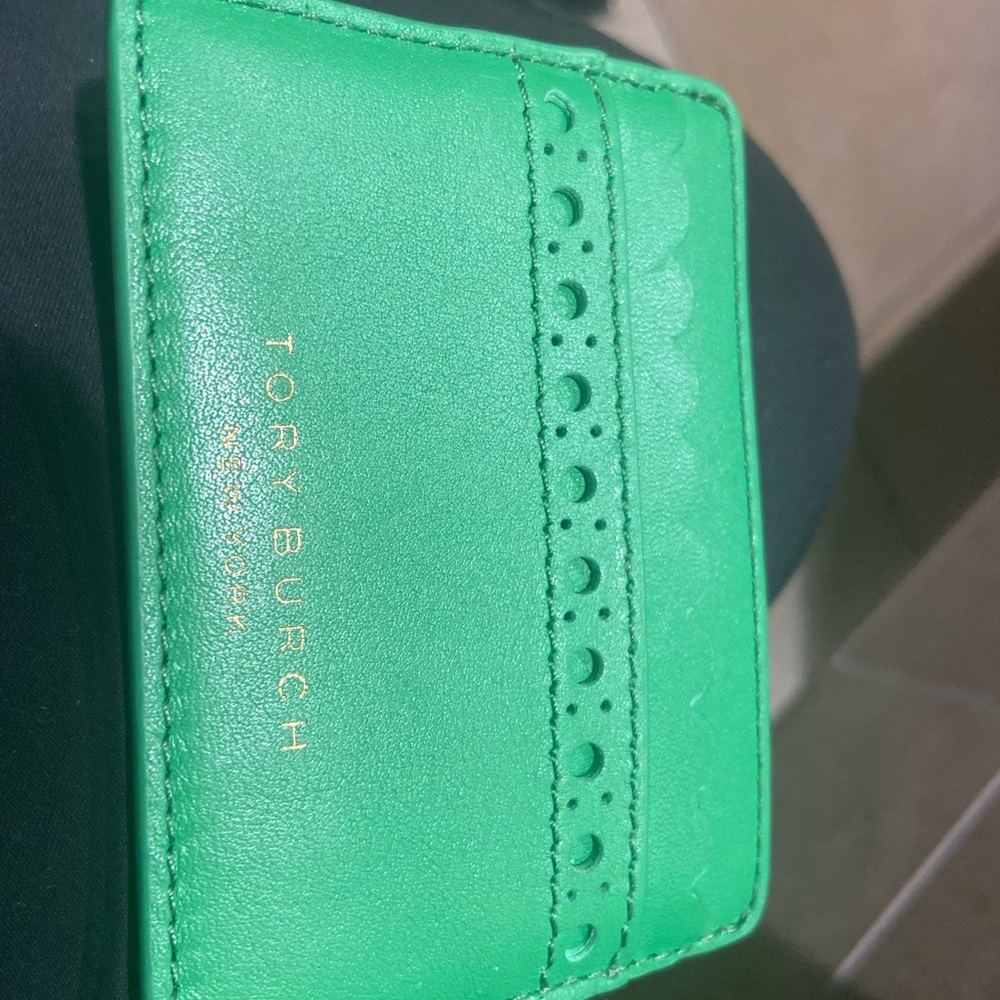 NWT Tory Burch Brogue slim fold wallet